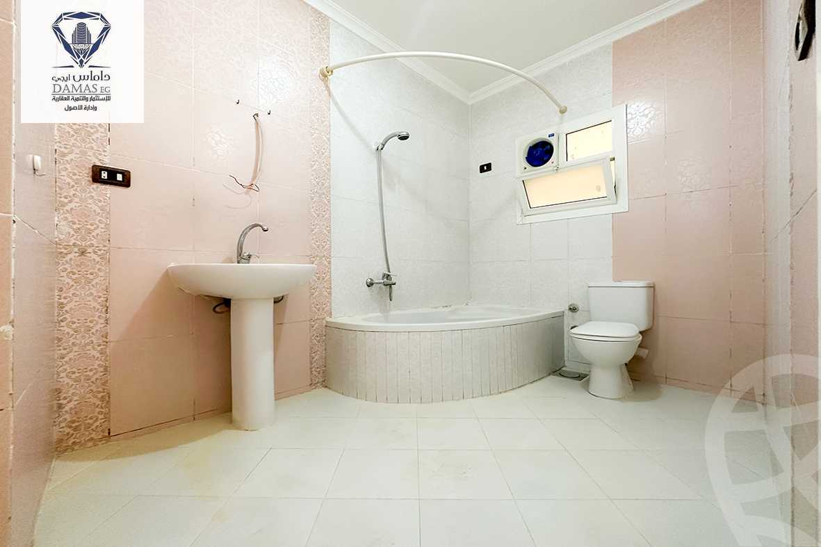 https://aqarmap.com.eg/en/listing/4274837-for-sale-alexandria-kafr-abdo-sant-square-st