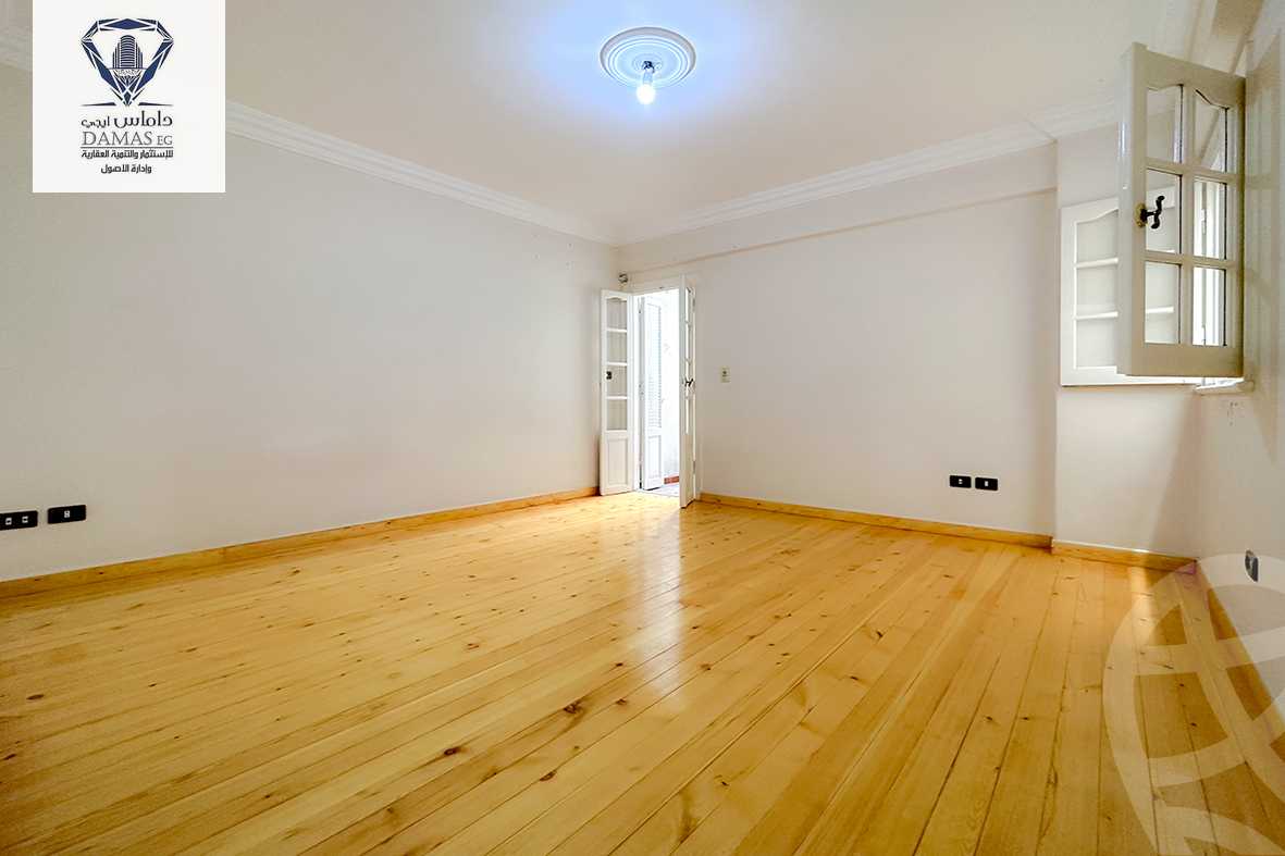 https://aqarmap.com.eg/en/listing/4274837-for-sale-alexandria-kafr-abdo-sant-square-st