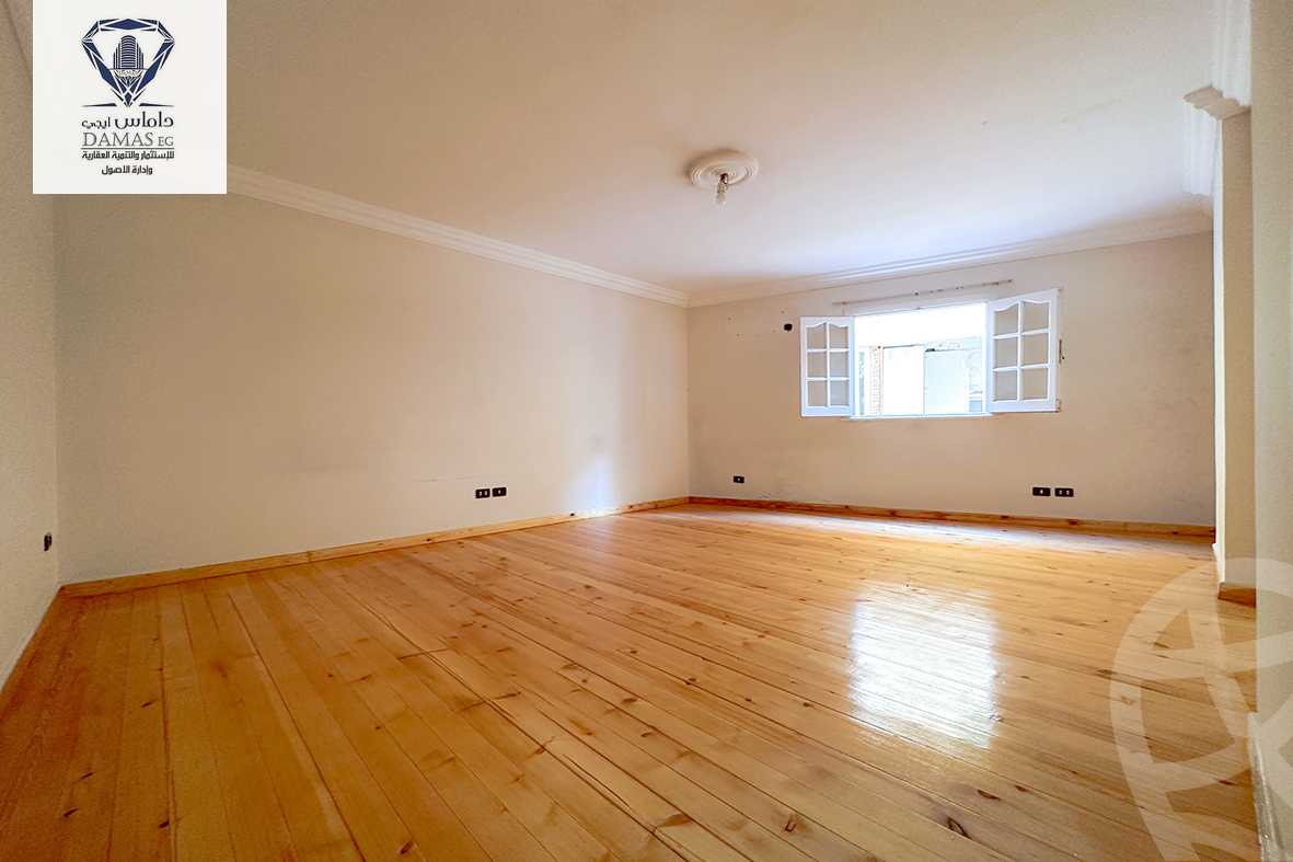 https://aqarmap.com.eg/en/listing/4274837-for-sale-alexandria-kafr-abdo-sant-square-st