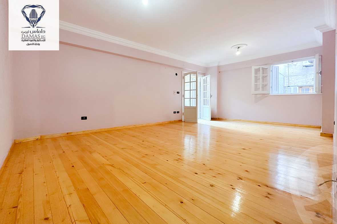 https://aqarmap.com.eg/en/listing/4274837-for-sale-alexandria-kafr-abdo-sant-square-st