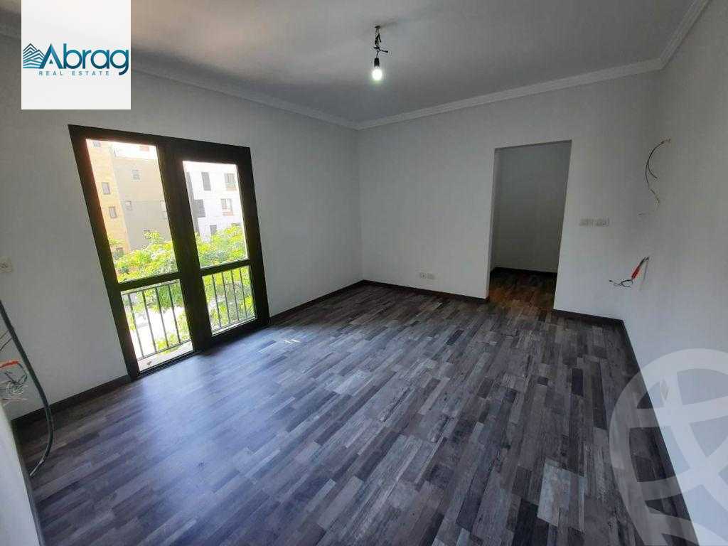 https://aqarmap.com.eg/ar/listing/5938238-for-sale-cairo-el-sheikh-zayed-city-compounds-kmbwnd-wyst-twn-swdyk