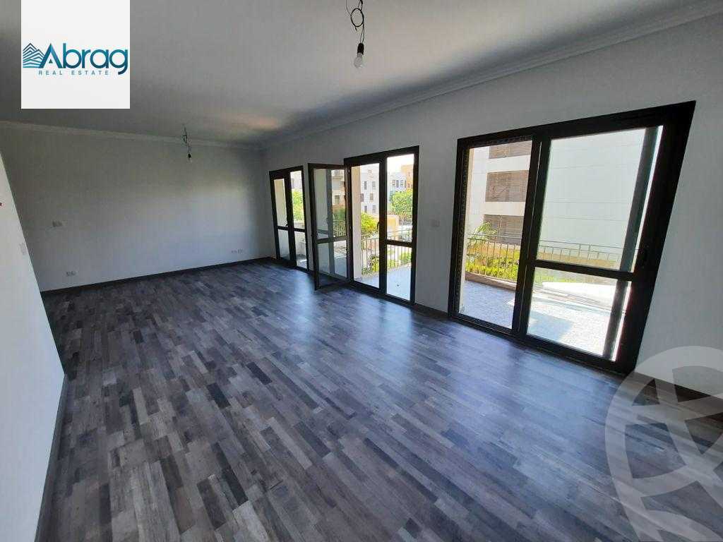 https://aqarmap.com.eg/ar/listing/5938238-for-sale-cairo-el-sheikh-zayed-city-compounds-kmbwnd-wyst-twn-swdyk