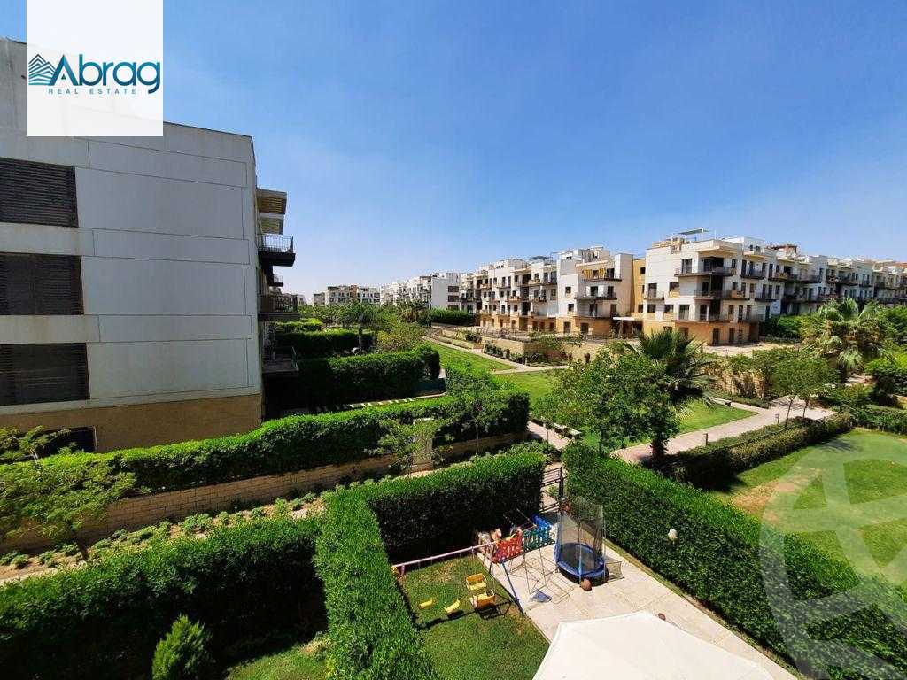 https://aqarmap.com.eg/ar/listing/5938238-for-sale-cairo-el-sheikh-zayed-city-compounds-kmbwnd-wyst-twn-swdyk