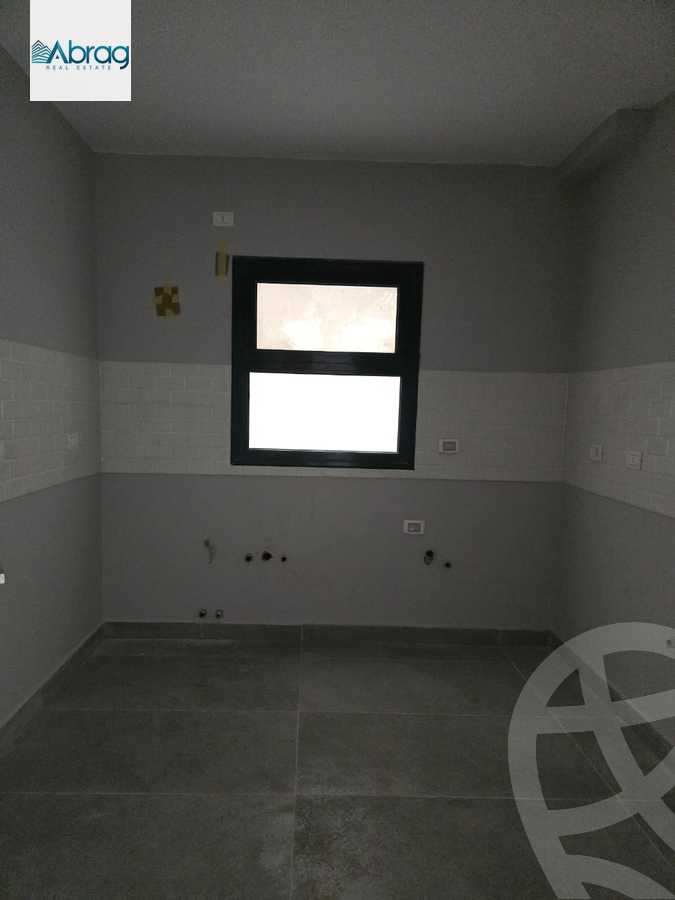 https://aqarmap.com.eg/ar/listing/6560543-for-sale-cairo-el-sheikh-zayed-city-compounds-kmbwnd-fyldj-wyst-dr-llttwyr