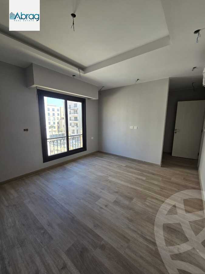 https://aqarmap.com.eg/ar/listing/6560543-for-sale-cairo-el-sheikh-zayed-city-compounds-kmbwnd-fyldj-wyst-dr-llttwyr