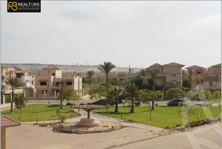https://aqarmap.com.eg/ar/listing/3591782-for-sale-cairo-el-sheikh-zayed-city-compounds-in-sheikh-zayed-royal-city