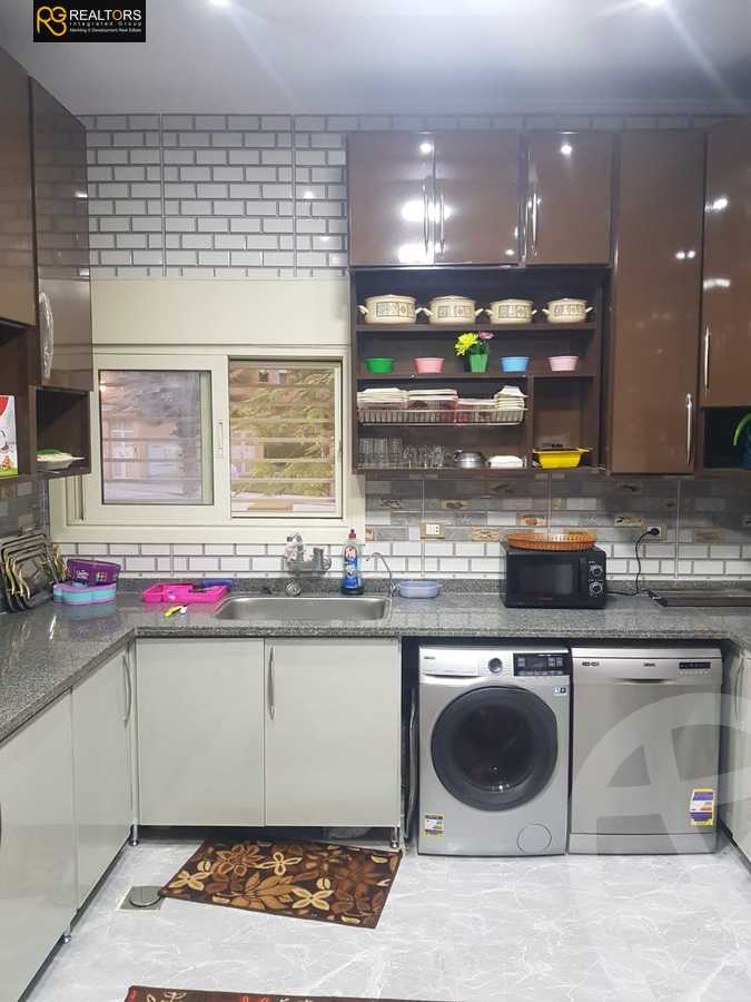 https://aqarmap.com.eg/ar/listing/3600997-for-sale-cairo-el-sheikh-zayed-city-compounds-in-sheikh-zayed-jeera