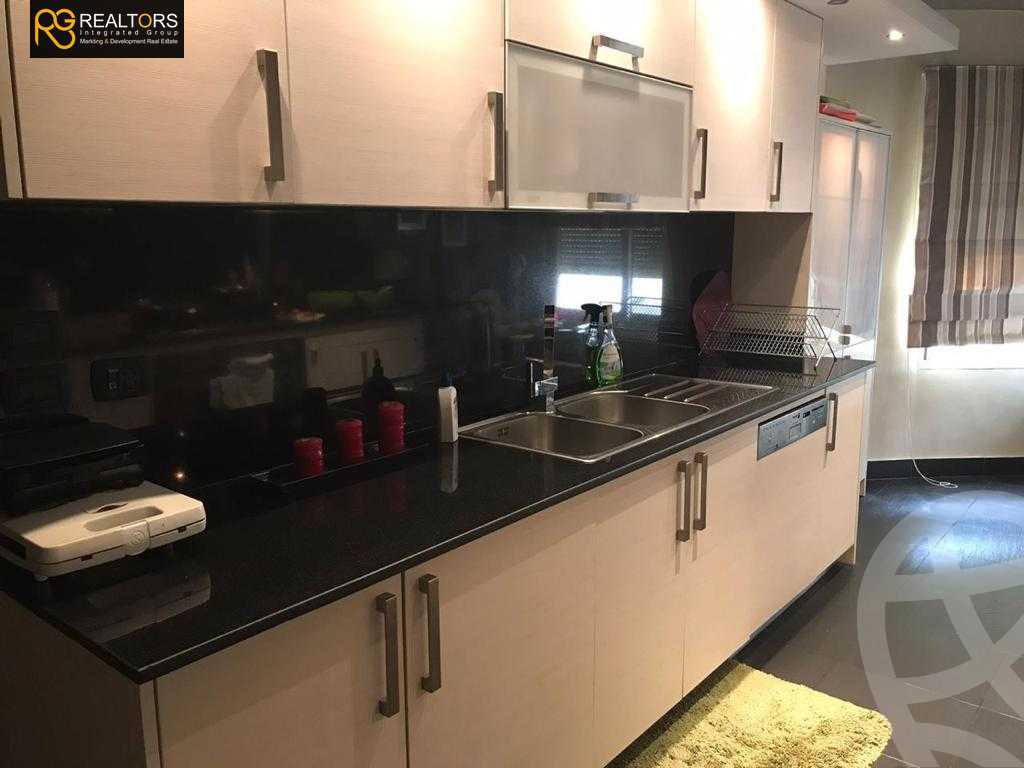 https://aqarmap.com.eg/ar/listing/3679931-for-sale-cairo-el-sheikh-zayed-city-compounds-greens