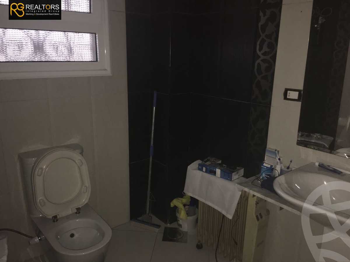 https://aqarmap.com.eg/ar/listing/3681167-for-sale-cairo-el-sheikh-zayed-city-compounds-in-sheikh-zayed-beverly-hills