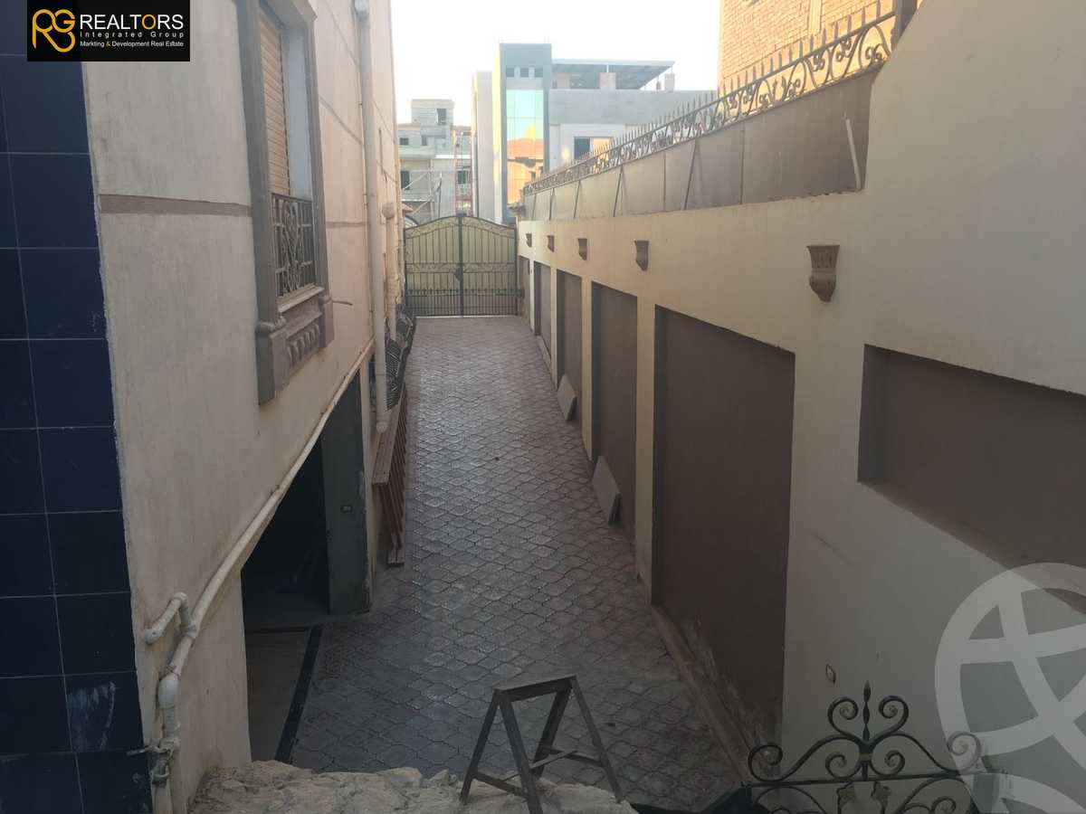 https://aqarmap.com.eg/ar/listing/3681167-for-sale-cairo-el-sheikh-zayed-city-compounds-in-sheikh-zayed-beverly-hills