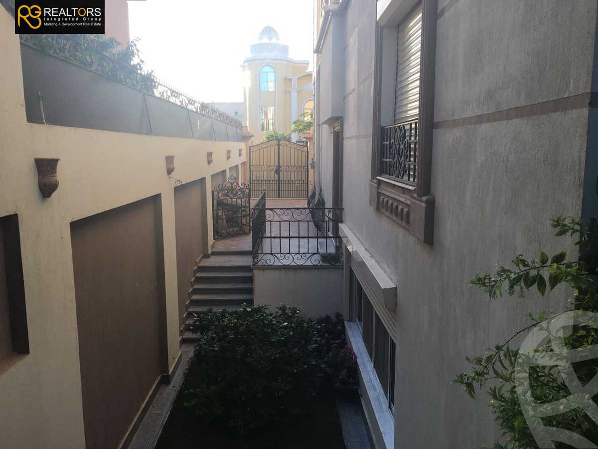 https://aqarmap.com.eg/ar/listing/3681167-for-sale-cairo-el-sheikh-zayed-city-compounds-in-sheikh-zayed-beverly-hills