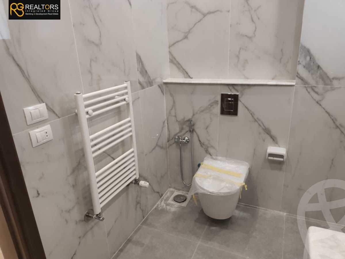 https://aqarmap.com.eg/en/listing/3719881-for-rent-cairo-el-sheikh-zayed-city-compounds-in-sheikh-zayed-royal-city
