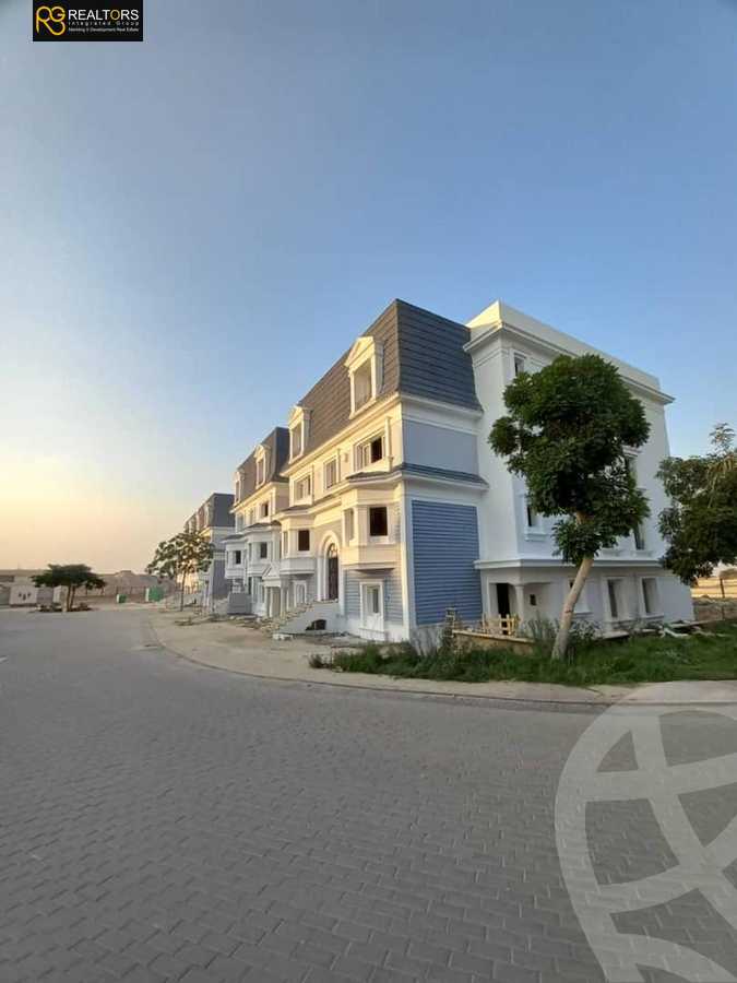https://aqarmap.com.eg/ar/listing/3789189-for-sale-cairo-6th-of-october-compounds-mountain-view-giza-plateau