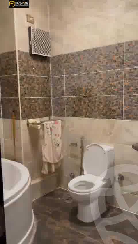 https://aqarmap.com.eg/ar/listing/3801224-for-sale-cairo-el-sheikh-zayed-city-el-hay-eltaseaa-area-3
