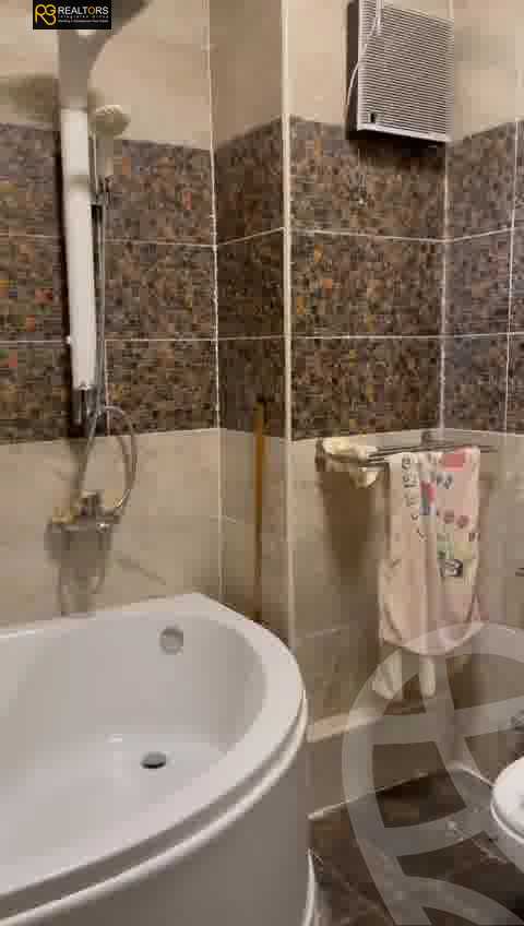 https://aqarmap.com.eg/ar/listing/3801224-for-sale-cairo-el-sheikh-zayed-city-el-hay-eltaseaa-area-3