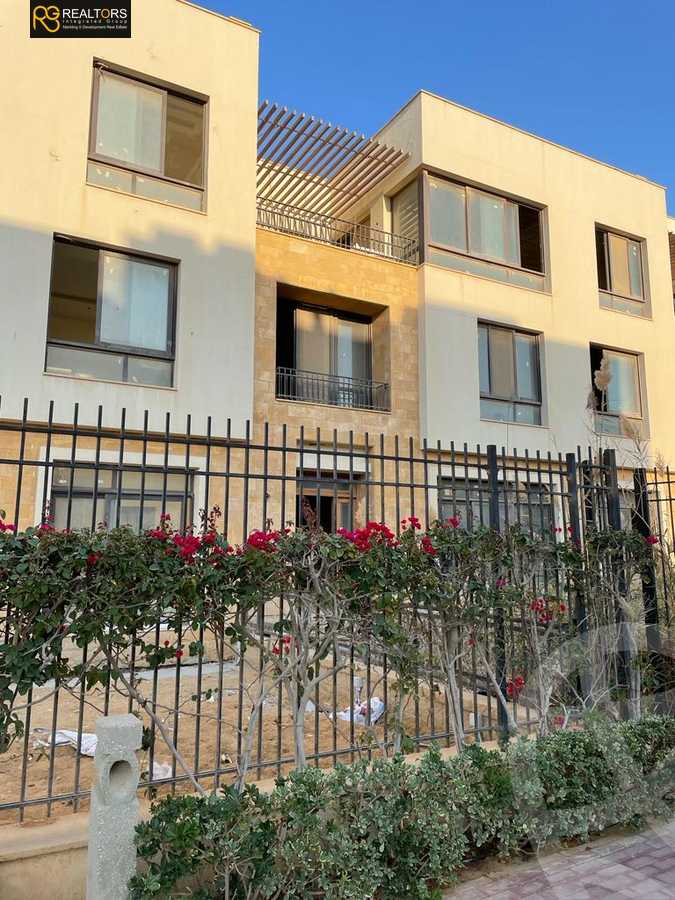 https://aqarmap.com.eg/ar/listing/3802487-for-sale-cairo-el-sheikh-zayed-city-compounds-kmbwnd-wyst-twn-swdyk