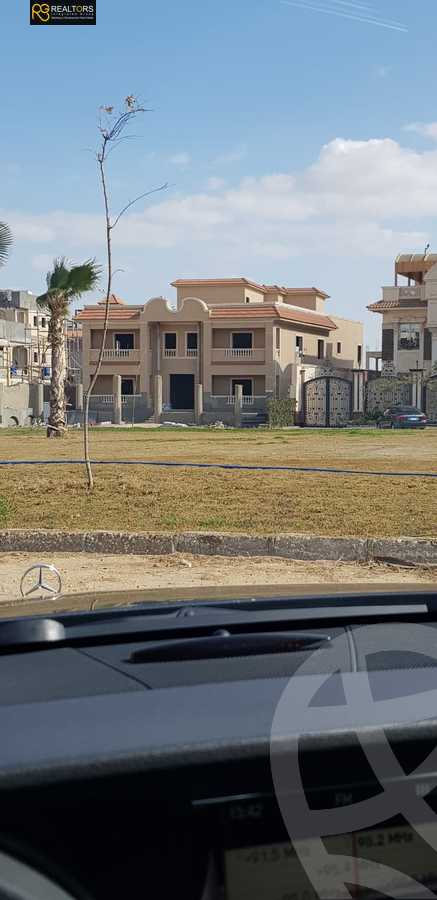https://aqarmap.com.eg/ar/listing/3826428-for-sale-cairo-el-sheikh-zayed-city-el-hay-el-thaleth-ashaer-area-5
