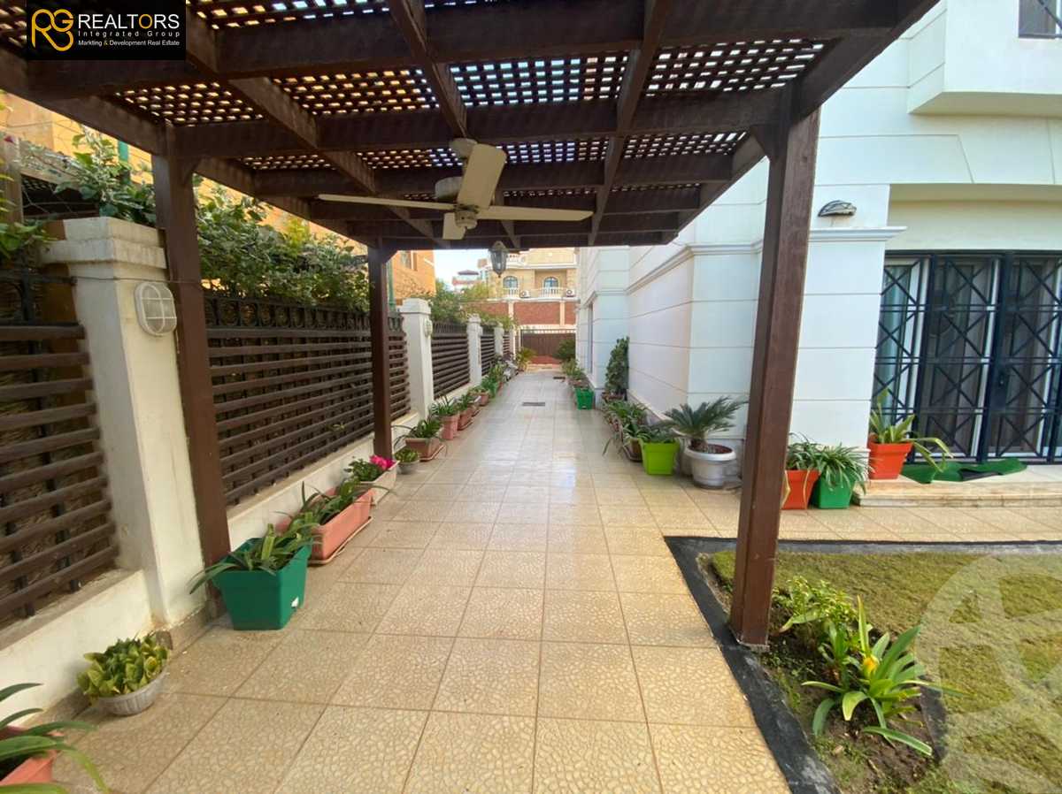https://aqarmap.com.eg/ar/listing/3829567-for-sale-cairo-el-sheikh-zayed-city-compounds-in-sheikh-zayed-belle-ville