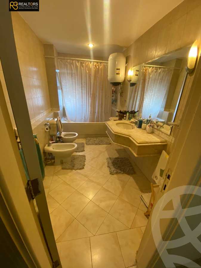 https://aqarmap.com.eg/ar/listing/3829567-for-sale-cairo-el-sheikh-zayed-city-compounds-in-sheikh-zayed-belle-ville