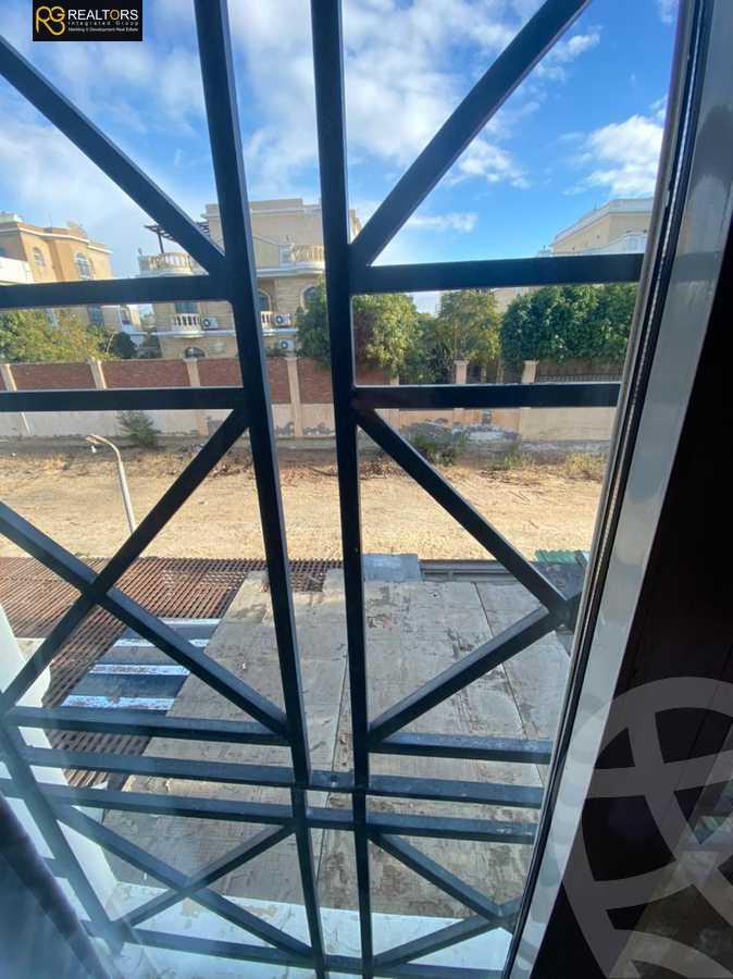 https://aqarmap.com.eg/ar/listing/3829567-for-sale-cairo-el-sheikh-zayed-city-compounds-in-sheikh-zayed-belle-ville