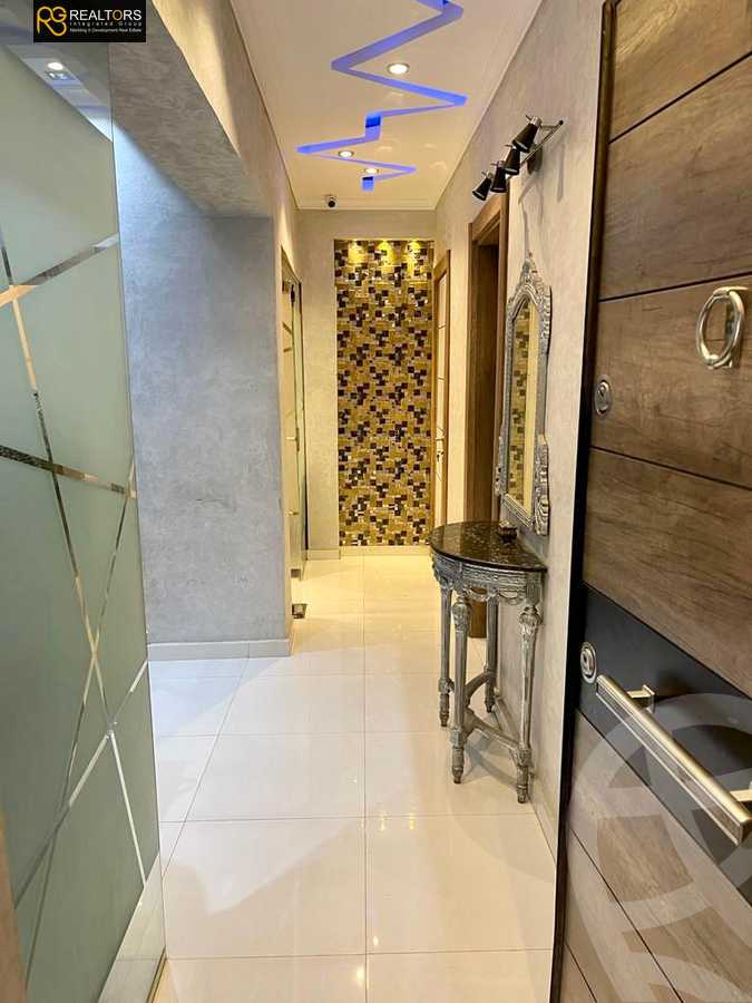 https://aqarmap.com.eg/ar/listing/3857963-for-sale-cairo-el-sheikh-zayed-city-el-hay-elawel-street-23