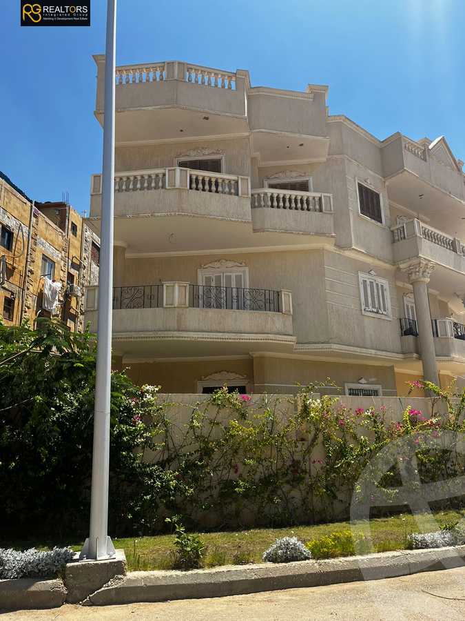 https://aqarmap.com.eg/ar/listing/3879360-for-sale-cairo-6th-of-october-el-ahyaa-neighborhood-10th