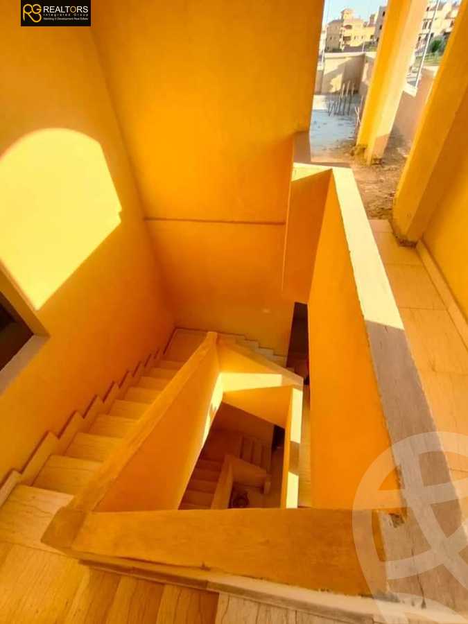 https://aqarmap.com.eg/ar/listing/3883329-for-sale-cairo-el-sheikh-zayed-city-el-hay-el-thaleth-ashaer-shr-35