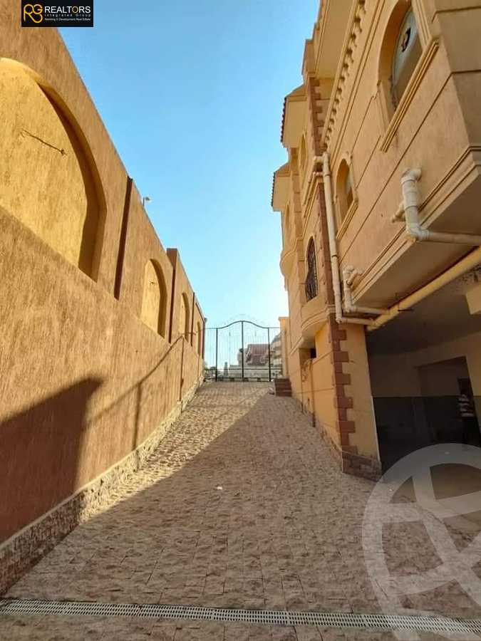 https://aqarmap.com.eg/ar/listing/3883329-for-sale-cairo-el-sheikh-zayed-city-el-hay-el-thaleth-ashaer-shr-35