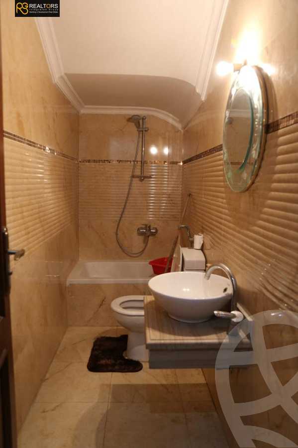 https://aqarmap.com.eg/ar/listing/3883548-for-sale-cairo-6th-of-october-compound-rwyl-fly
