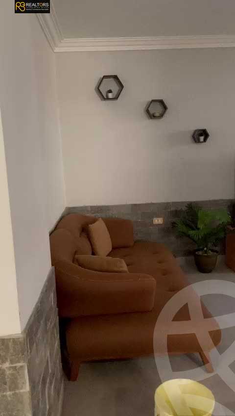 https://aqarmap.com.eg/ar/listing/3887049-for-sale-cairo-el-sheikh-zayed-city-el-hay-eltaseaa-area-3