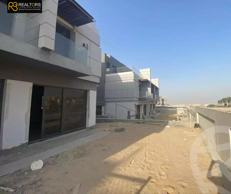 https://aqarmap.com.eg/ar/listing/3894325-for-sale-cairo-el-sheikh-zayed-city-compounds-in-sheikh-zayed-el-patio-zahraa