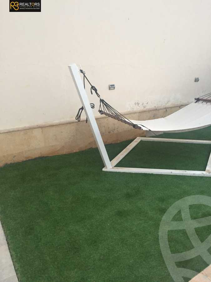 https://aqarmap.com.eg/ar/listing/3934941-for-sale-cairo-el-sheikh-zayed-city-compounds-in-sheikh-zayed-royal-meadows