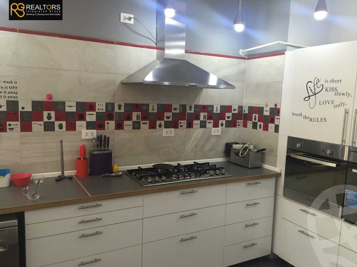 https://aqarmap.com.eg/ar/listing/3934941-for-sale-cairo-el-sheikh-zayed-city-compounds-in-sheikh-zayed-royal-meadows