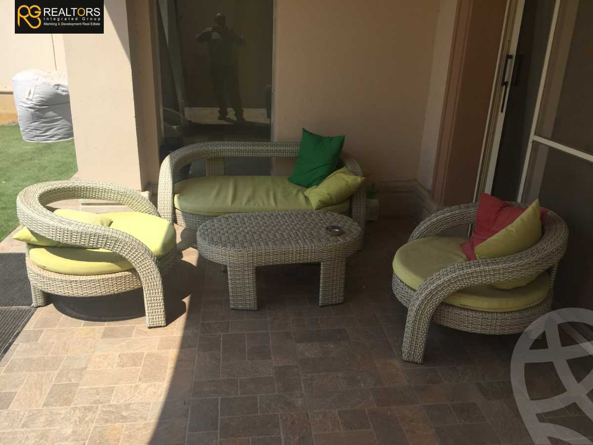 https://aqarmap.com.eg/ar/listing/3934941-for-sale-cairo-el-sheikh-zayed-city-compounds-in-sheikh-zayed-royal-meadows
