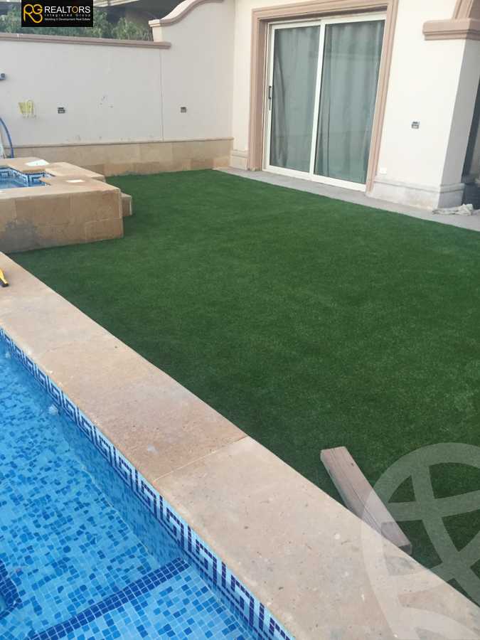 https://aqarmap.com.eg/ar/listing/3934941-for-sale-cairo-el-sheikh-zayed-city-compounds-in-sheikh-zayed-royal-meadows