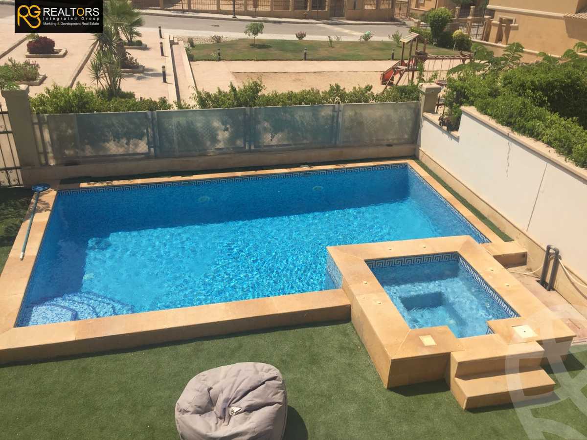 https://aqarmap.com.eg/ar/listing/3934941-for-sale-cairo-el-sheikh-zayed-city-compounds-in-sheikh-zayed-royal-meadows
