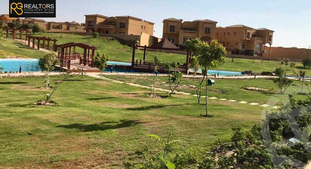 https://aqarmap.com.eg/ar/listing/3935128-for-sale-cairo-el-sheikh-zayed-city-compounds-in-sheikh-zayed-royal-meadows