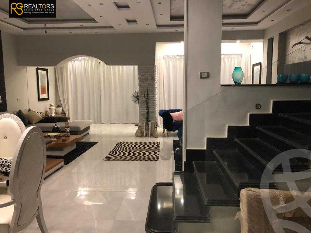https://aqarmap.com.eg/ar/listing/3936617-for-sale-cairo-el-sheikh-zayed-city-compounds-in-sheikh-zayed-royal-meadows