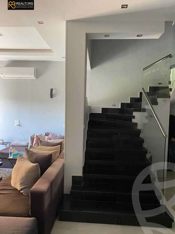 https://aqarmap.com.eg/ar/listing/3997780-for-sale-cairo-el-sheikh-zayed-city-compounds-in-sheikh-zayed-royal-meadows