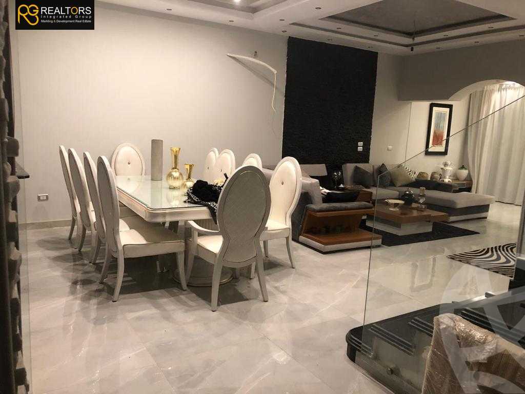 https://aqarmap.com.eg/ar/listing/3997780-for-sale-cairo-el-sheikh-zayed-city-compounds-in-sheikh-zayed-royal-meadows