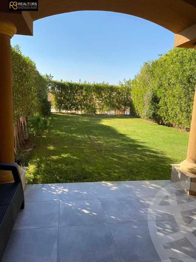 https://aqarmap.com.eg/ar/listing/3997780-for-sale-cairo-el-sheikh-zayed-city-compounds-in-sheikh-zayed-royal-meadows