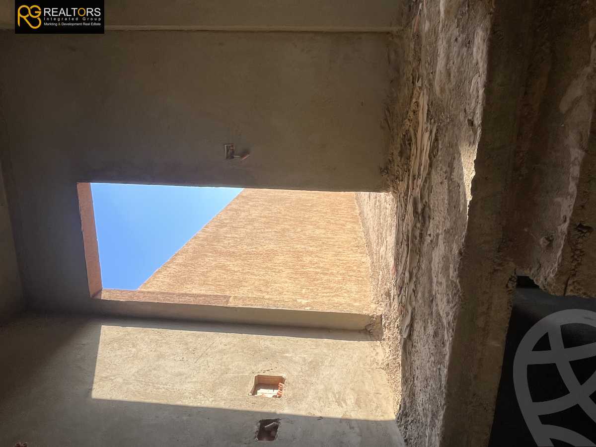 https://aqarmap.com.eg/ar/listing/4011834-for-sale-cairo-el-sheikh-zayed-city-compounds-in-sheikh-zayed-pyramids-walk