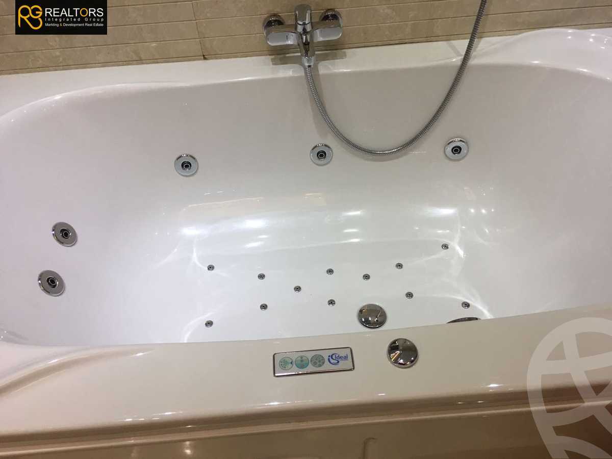 https://aqarmap.com.eg/en/listing/4027445-for-sale-cairo-el-sheikh-zayed-city-compounds-lyjnd