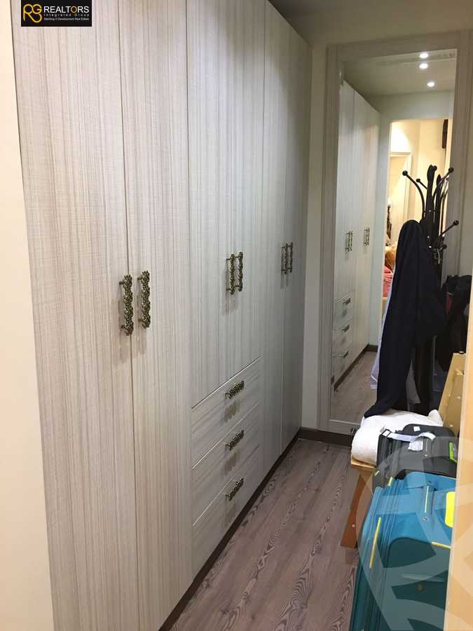 https://aqarmap.com.eg/en/listing/4027445-for-sale-cairo-el-sheikh-zayed-city-compounds-lyjnd