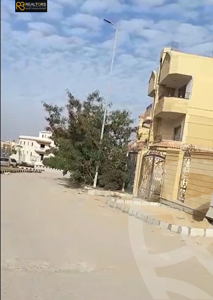 https://aqarmap.com.eg/en/listing/4028551-for-sale-cairo-6th-of-october-compounds-l-fyd-lbstn