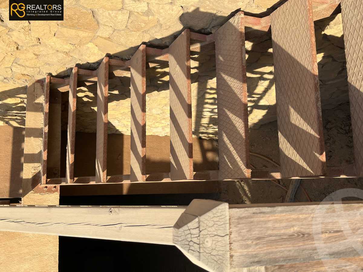 https://aqarmap.com.eg/en/listing/4037134-for-sale-cairo-el-sheikh-zayed-city-compounds-in-sheikh-zayed-pyramids-walk