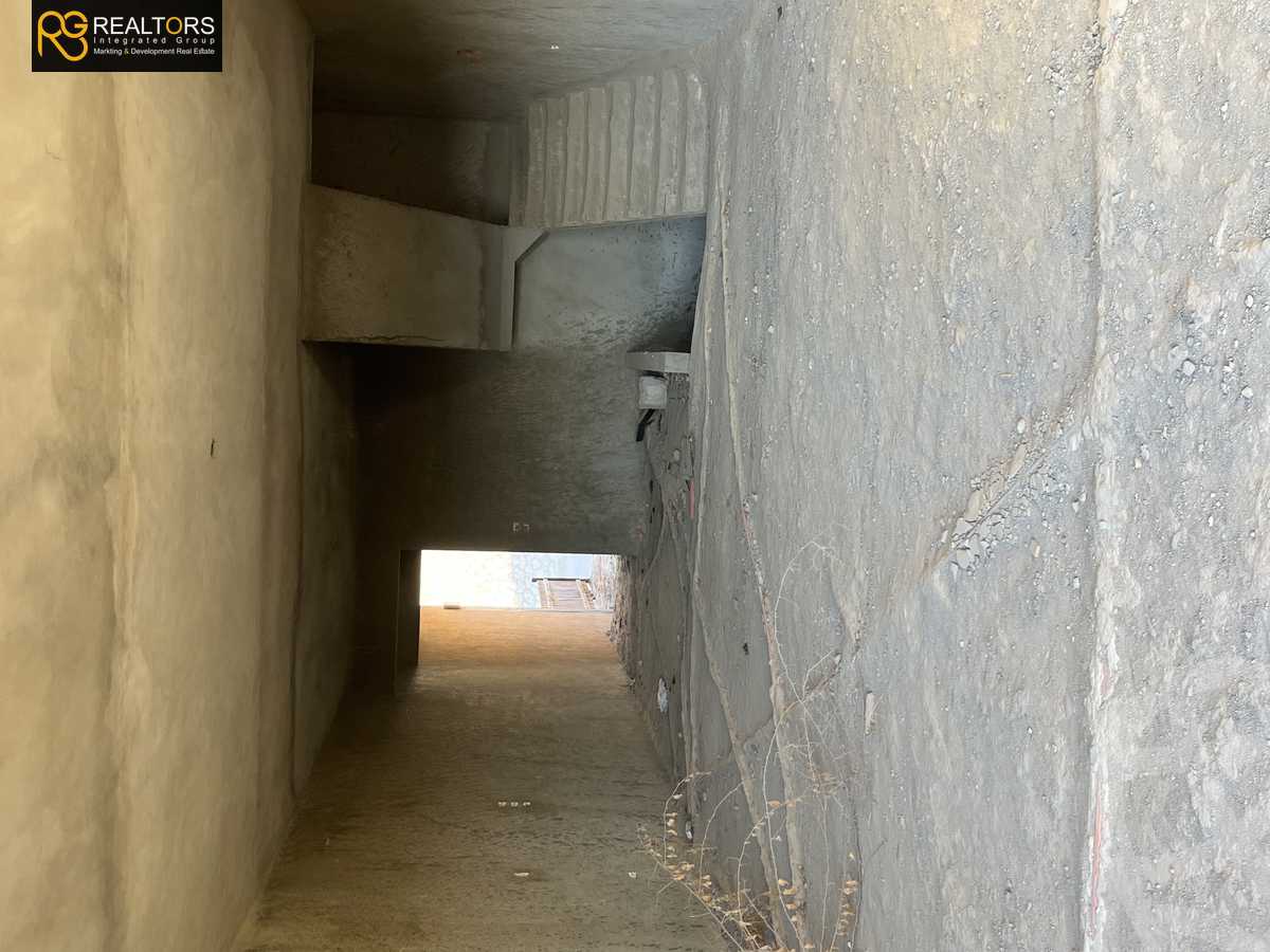 https://aqarmap.com.eg/en/listing/4037134-for-sale-cairo-el-sheikh-zayed-city-compounds-in-sheikh-zayed-pyramids-walk