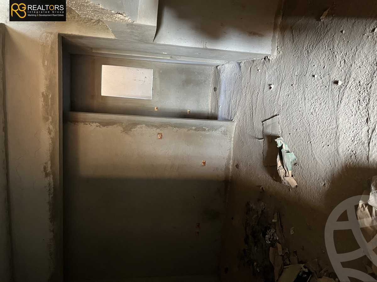 https://aqarmap.com.eg/en/listing/4037134-for-sale-cairo-el-sheikh-zayed-city-compounds-in-sheikh-zayed-pyramids-walk