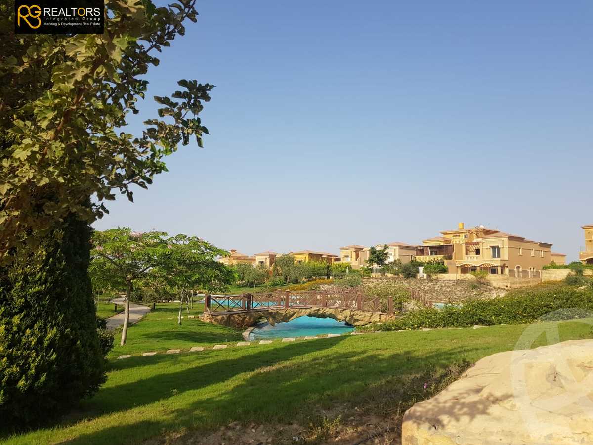 https://aqarmap.com.eg/en/listing/4038594-for-sale-cairo-el-sheikh-zayed-city-compounds-in-sheikh-zayed-royal-meadows