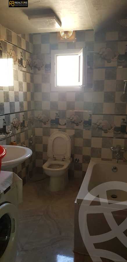 https://aqarmap.com.eg/ar/listing/4049638-for-sale-cairo-el-sheikh-zayed-city-compounds-in-sheikh-zayed-royal-city